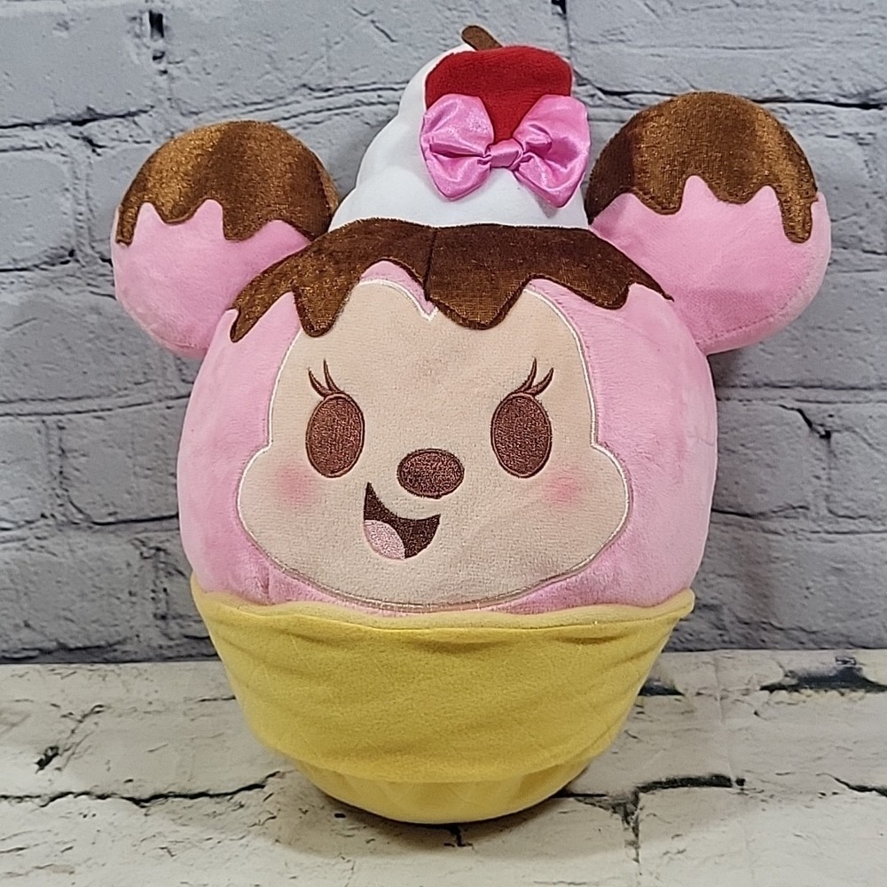 Disney Munchlings Single Serve 1 Strawberry Sundae Minnie Mouse Waffle Cone
